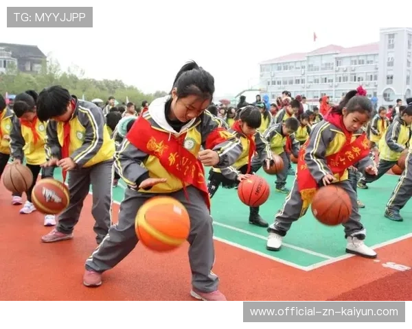 特色篮球文化在中小学校普及率不断提升，青少年受益匪浅，全国校园篮球特色学校好处